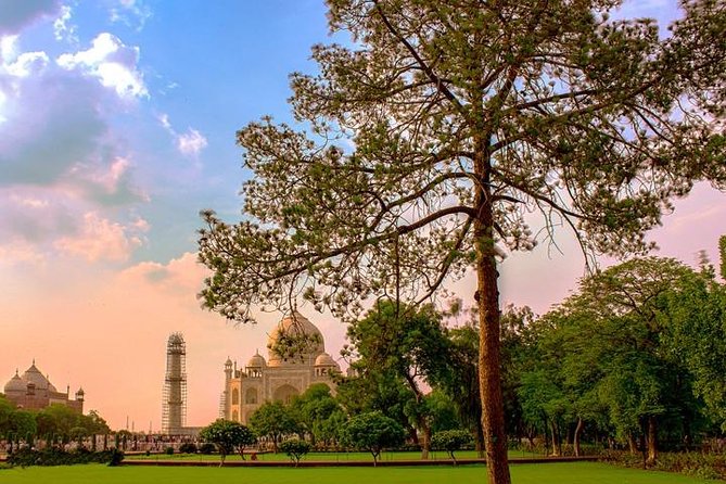 Taj Mahal & Agra Fort Day Tour From Delhi - All Inclusive & Lunch - A One-Day Sunrise Run From Delhi to Agra