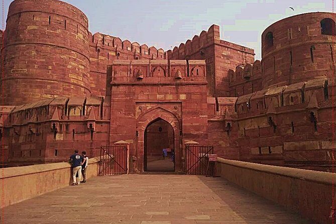 Taj Mahal, Agra Fort, & Fatehpur Sikri Day trip From Delhi by car - Entering the Taj Mahal: guided photos and a 2-hour focused visit