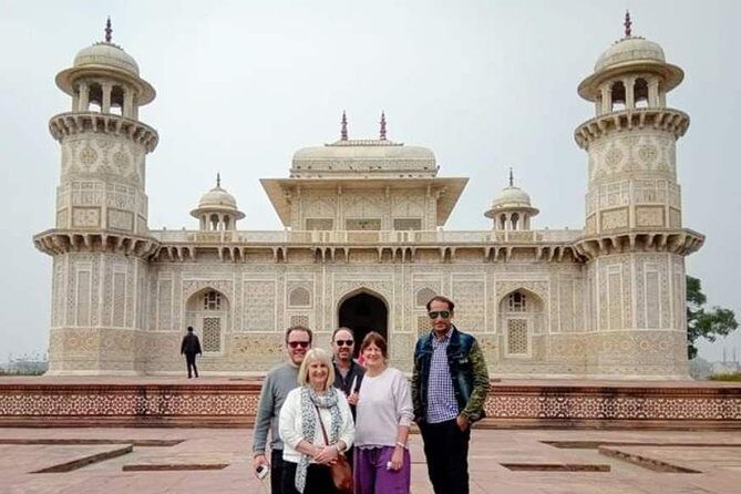 Taj Mahal & Agra Fort Private Guided Day Tour From Delhi - Lunch at Courtyard by Marriott: when the meal option makes sense