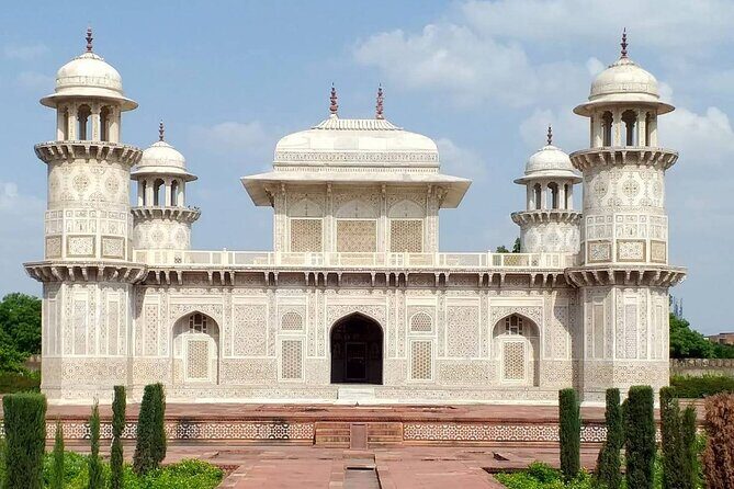 Taj Mahal, Agra Fort,Akbar's Tomb & Baby Taj Day Trip from Delhi - A 12–15 hour Taj Mahal sprint that still feels organized