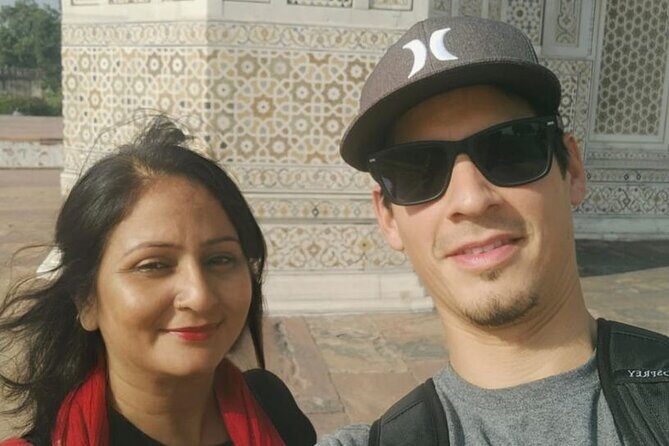 Taj Mahal and Agra fort express visits with tickets assistance - Meeting point and practical logistics at the Taj Mahal