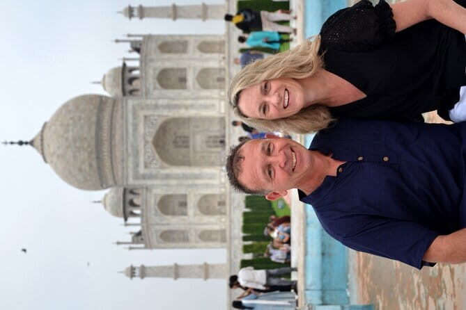 Taj Mahal and Agra fort Private Tour from Delhi - All Inclusive - From India Gate to Agra Fort: the drive that saves your day