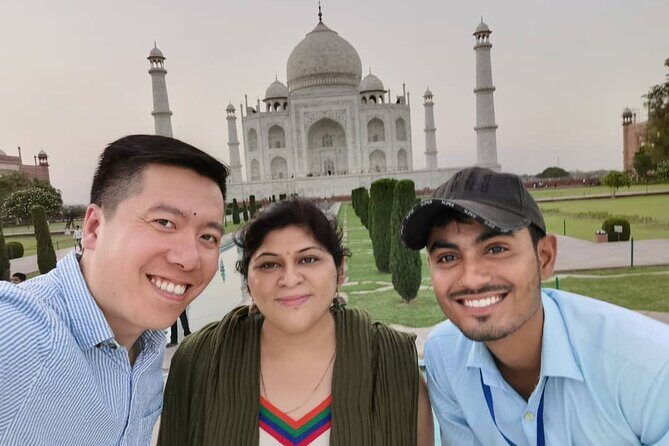 Taj Mahal And Agra Overnight Tour From Delhi By AC Car - Day 2: Taj Mahal at sunrise, then Fatehpur Sikri before heading back