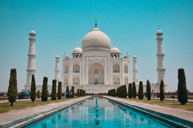 Taj Mahal Day Tour by Superfast Gatimaan Train from Delhi - How the private AC car keeps you sane in Agra