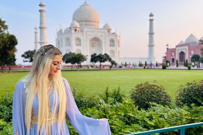 Taj Mahal Day Tour with Akbar Tomb from Delhi by Superfast Train - Key points at a glance