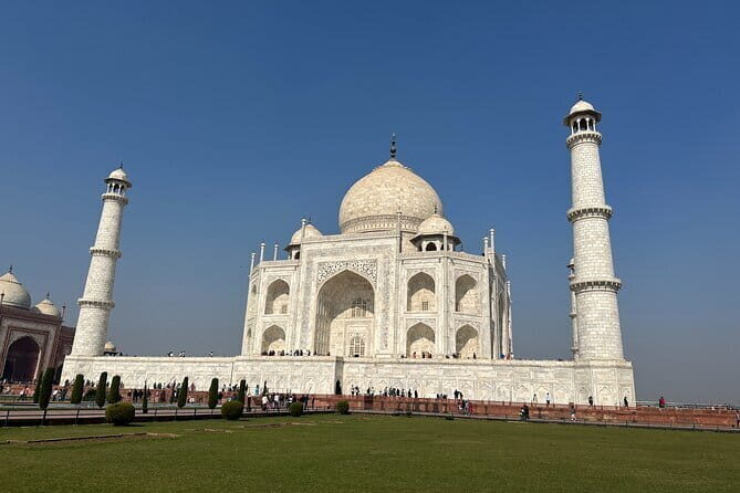 Taj Mahal day Trip from Delhi by Private Car ( Luxury & Comfort ) - The optional artistic detour in Agra (and when to add it)