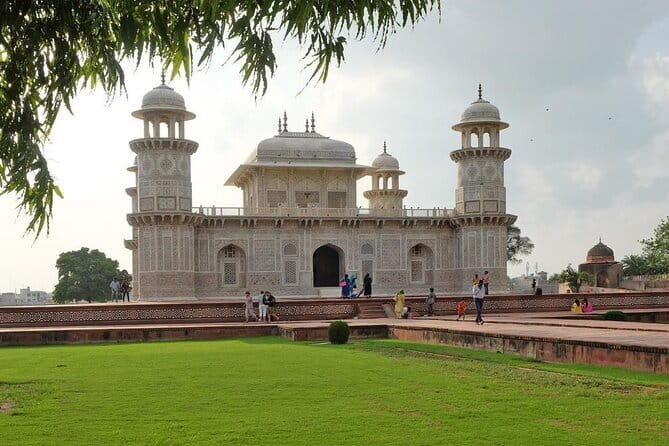 Taj Mahal Day Trip from New Delhi Airport - Taj Mahal at Sunrise: More Than a Photo Stop