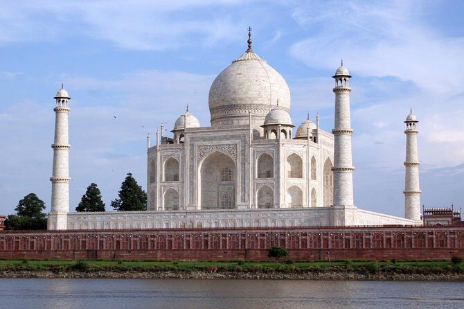 Taj Mahal Entrance Ticket with Including Private Guide - What’s actually included (and what you’ll still pay for)