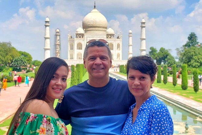 Taj Mahal Private Guided Tour from Delhi with Tickets + Food - Taj Mahal Access: Guide Help, Battery Bus, and Friday Closures