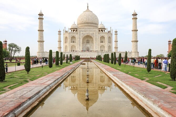 Taj Mahal same day luxurious Tour by Superfast Train from Delhi - Agra Cantt departure at 5 PM and the ride back to Delhi