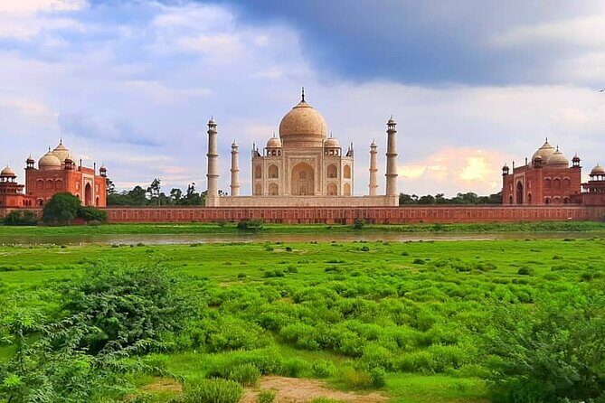 Taj Mahal Same Day Tour from Delhi by Car - Entering the Taj Mahal with flexible time and Friday closure