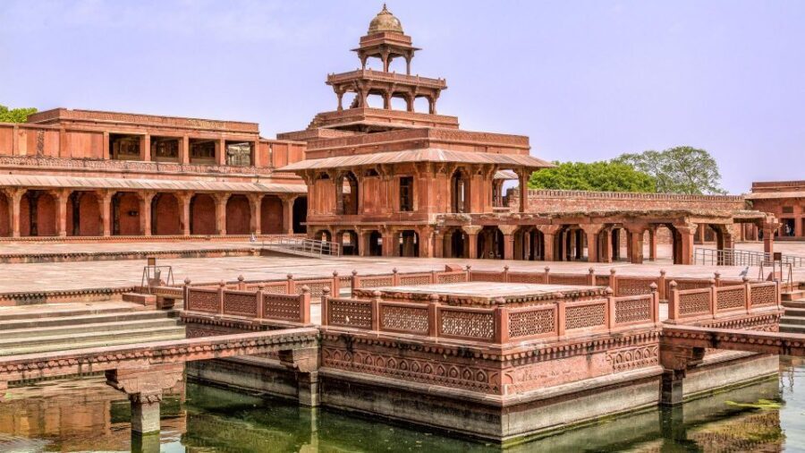 Taj Mahal Sunrise & Agra Fort Tour with Fatehpur Sikri - Getting from place to place: pickup, comfort, and the luggage rule