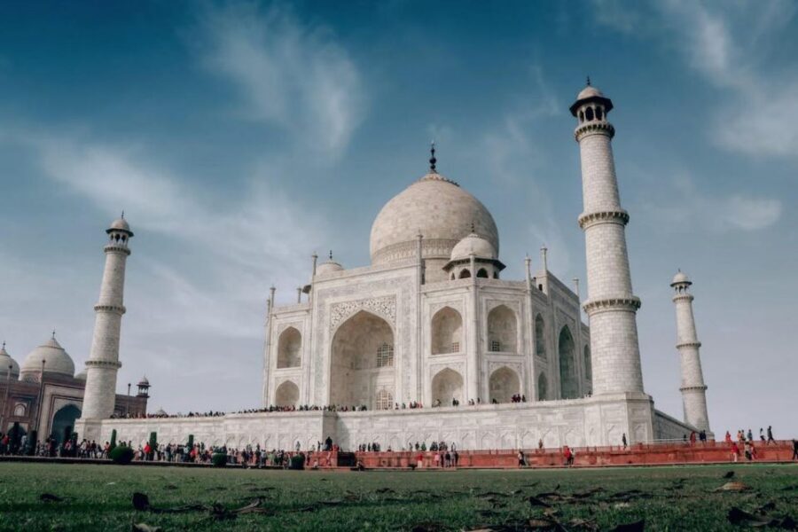Taj Mahal Sunrise & Agra Fort Tour with Fatehpur Sikri - How a private language guide makes the Taj Mahal easier to enjoy