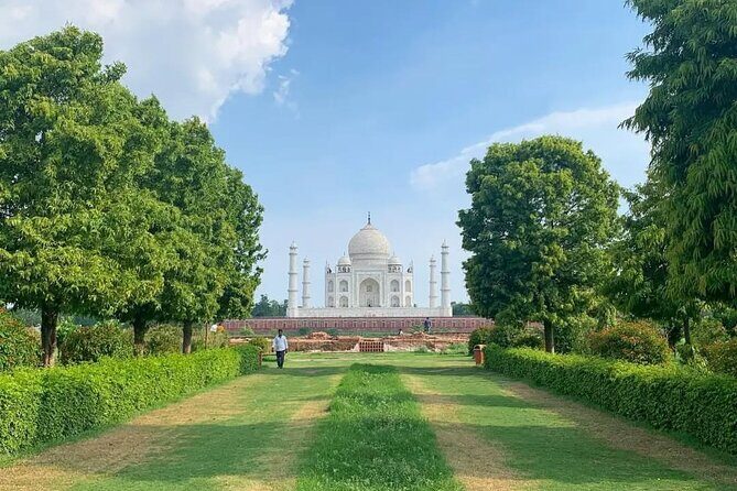Taj Mahal Sunrise and Agra Fort Private Guided Tour - Transportation comfort and group setup