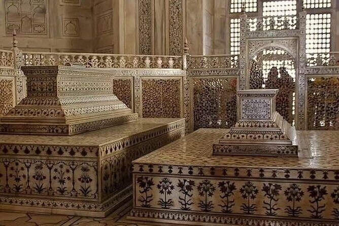 Taj Mahal Sunrise Private Guided Tour - Agra Fort: Mughal Power in Stone and Space