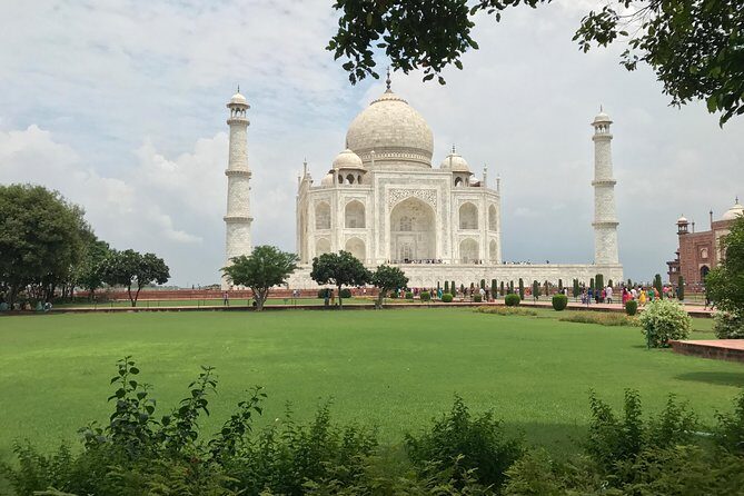 Taj Mahal Sunrise Tour From Delhi - Agra Fort: Mughal power in one focused hour