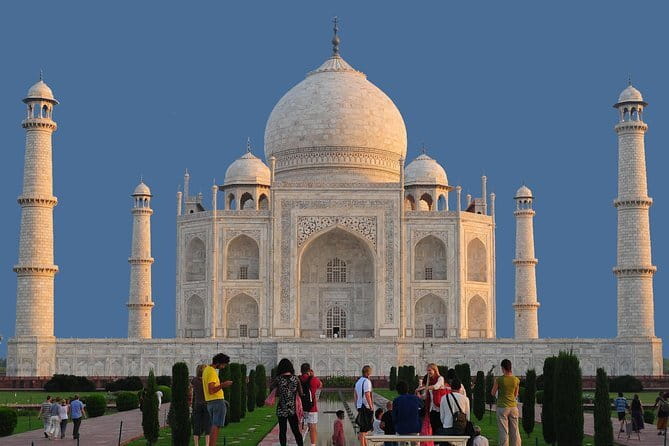 Taj Mahal Sunrise Tour with Agra overnight from Delhi - By Car - The Private Guide Advantage: Patient, French-English, and Focused