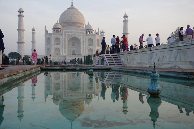 Taj Mahal Tour by Gatimaan Express Train With Lunch At 5 Star Hotel - The return to Delhi: closing the day without stress