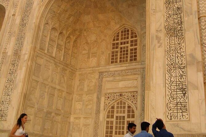 Taj Mahal Tour from Delhi by AC Car with 5 Star Meal - Private guide and Irfan-style service: what the reviews highlight