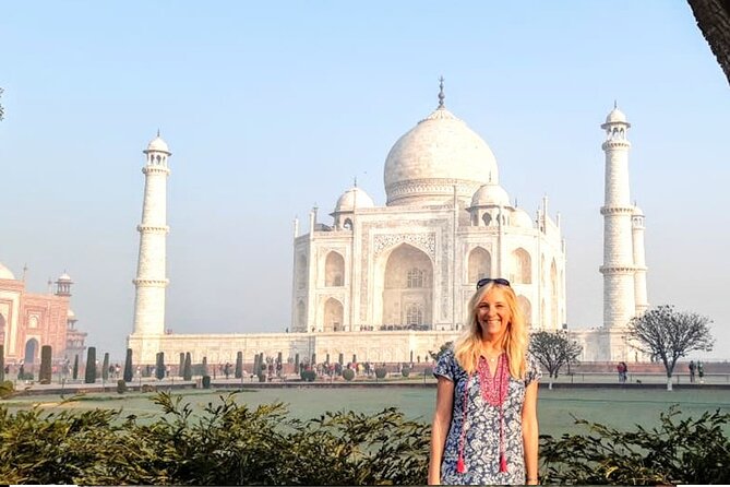 Taj Mahal Tour From Delhi with Tickets : Private Tour - Taj Mahal: Photo Help, Photo Spots, and What You Should Focus On