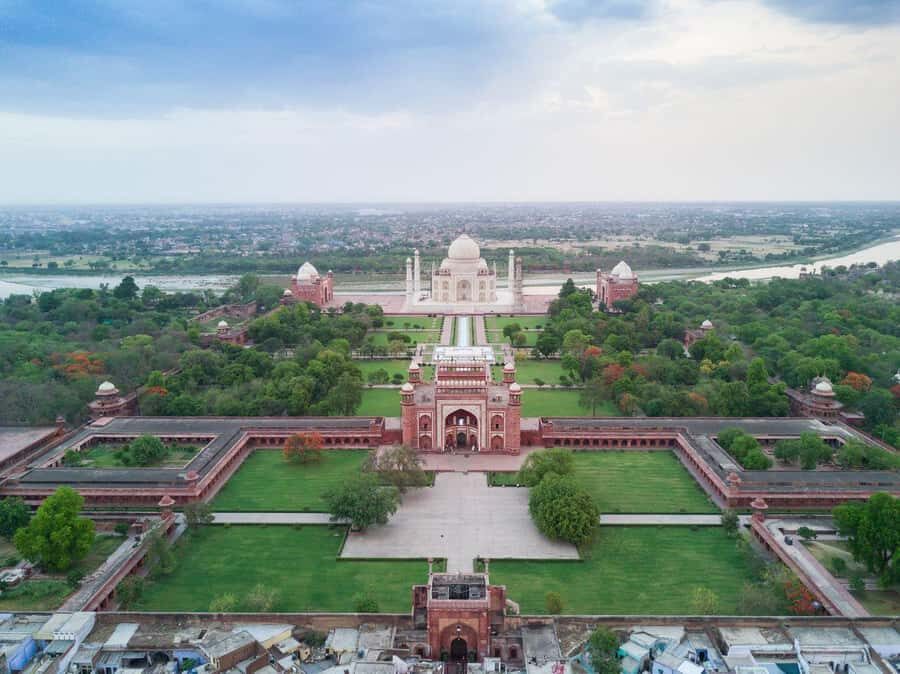 Taj Mahal Tour with Optional Wildlife Rescue Center Visit - Lunch in Agra: Your Reset Before the Animal Centers