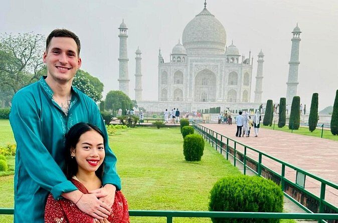 Taj Uncovered: Private Tour to Taj Mahal, Fort From Delhi By Car - Lunch break in Agra: plan on food being your choice