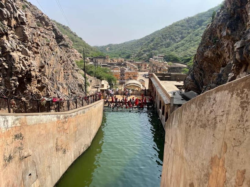 Temple tour of Jaipur with ropeway ride - Key things you’ll notice fast