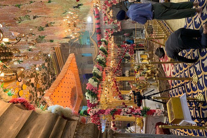 Temple Tour-where you Eat, Learn how to Pray and Love. - Near the beheading site: hard history told in plain terms