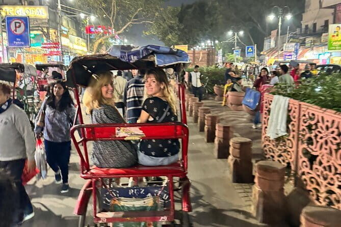 Temples, Bazaars & Food Tasting in Old Delhi with Female Guide - Starting with Chandni Chowk and its loud sense of place