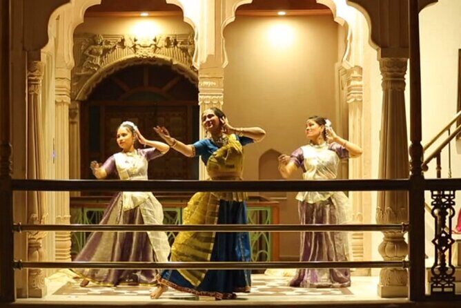 The Dharampura Dinner & Kathak Experience - A UNESCO-listed haveli courtyard, lit up for Kathak