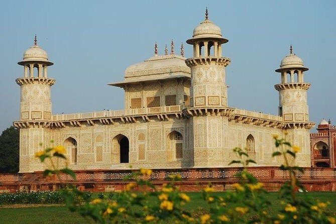 Tour The Taj Mahal - Agra Fort UNESCO stop: Akbar, prisons, and power