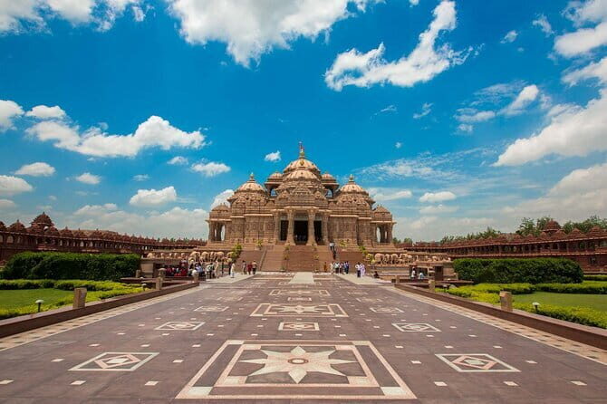 Tour to Akshardham temple with Guide and Delhi Transfer - What’s really included: transfer + guide + temple access