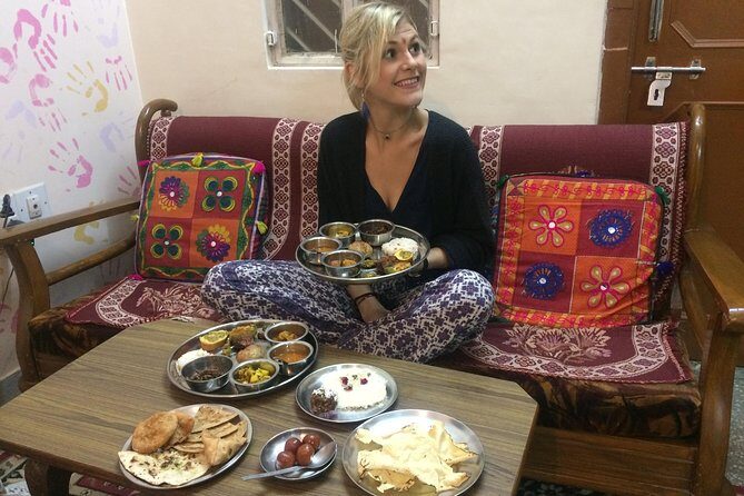 Traditional Dinner with Indian Family in Jaipur With Transfers - Welcome drinks, then the meal story begins