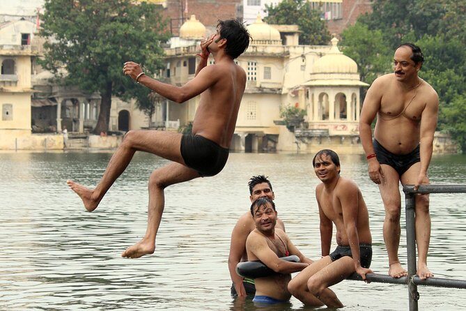 TRAVEL WITH CHINMAY -Heritage Walk - With Local B. Fast - Key things to know before you go