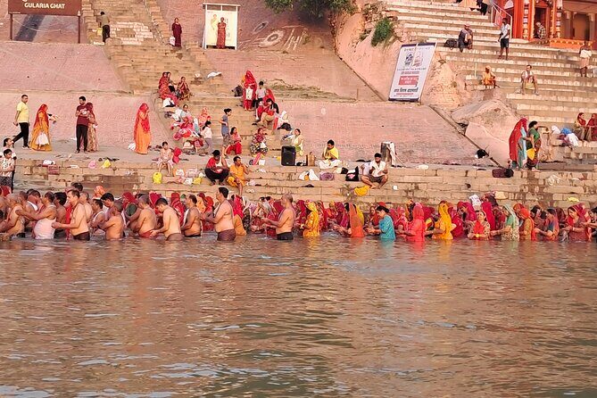 Two days admirable tour of Varanasi - Day 1: Old city ghats, temple stops, then the Aarti