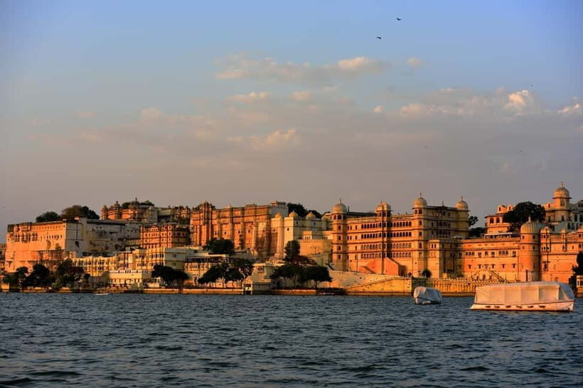Udaipur: City of Lakes Day Tour with Private Guide - Language, Pace, and the Human Side (Based on What Works Here)