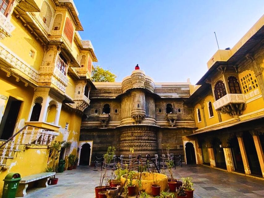 Udaipur Cultural Walking Tour with Local Snacks - From Clock Tower to Badi Pol: How the 2 Hours Works