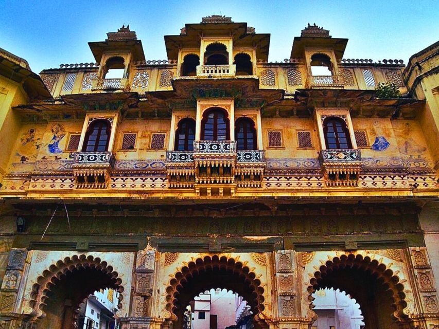 Udaipur Cultural Walking Tour with Local Snacks - Ghanta Ghar at Clock Tower: First Impressions That Set the Tone