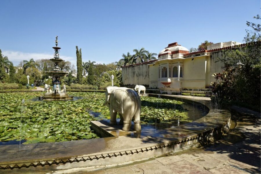 Udaipur: Full Day Private City Tour with Optional Boat Ride - Jagdish Temple: calm marble, big rules, and quick shoe drama