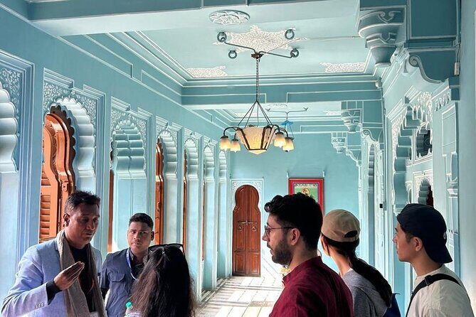 Udaipur Full Day Private Sightseeing City Tour with Guide - Bagore Ki Haveli: optional cultural show and a historic home base