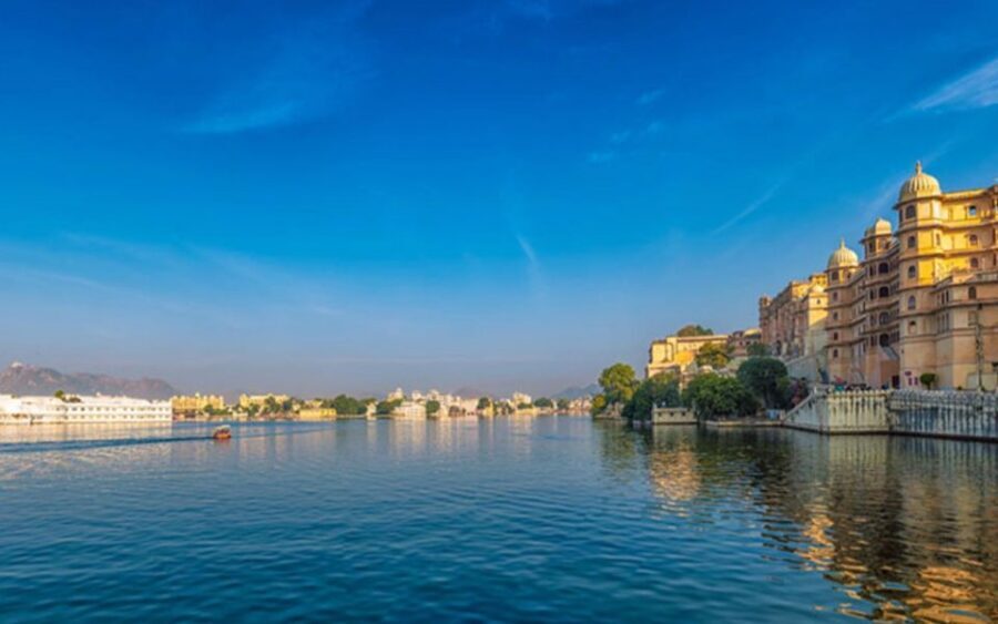 Udaipur Full-Day Private Tour with Boat Ride and Lunch - Key highlights to expect