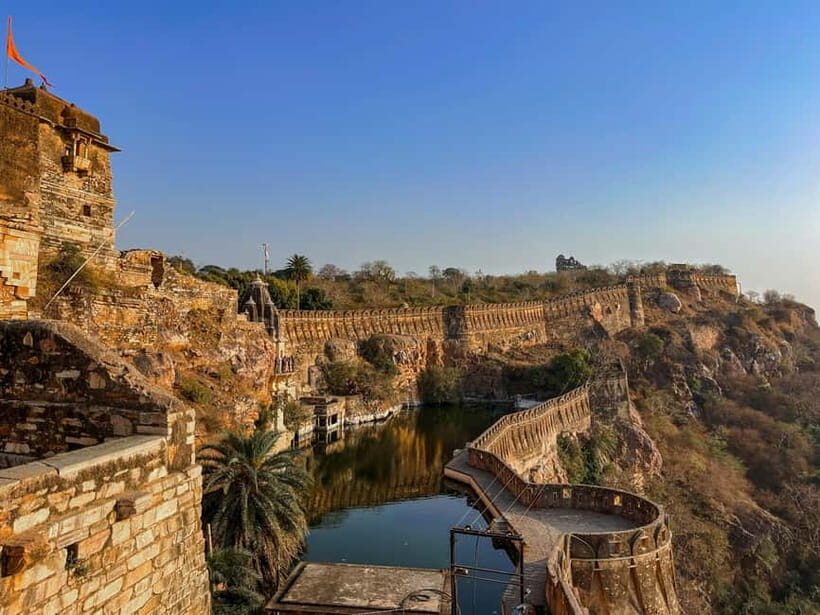 Udaipur: Guided Day Trip to Chittorgarh Fort - Getting into Chittorgarh Fort: zigzags, gates, and where the story begins