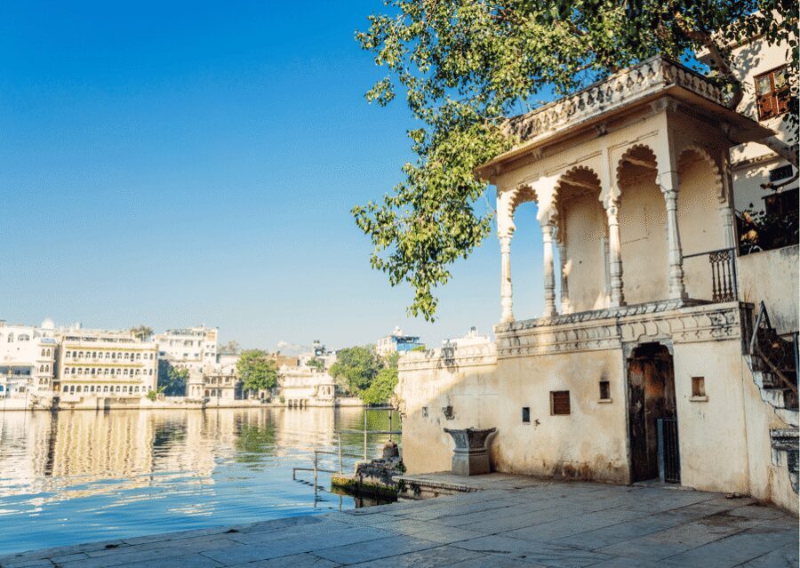 Udaipur: Guided Walking Tour of Ghats with Boat Ride - What the Guide Actually Adds (Beyond Photos)