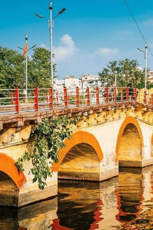 Udaipur: Guided Walking Tour of Ghats with Boat Ride - Ambrai Ghat: The Most Romantic Viewpoint (and Why It’s Worth the Time)