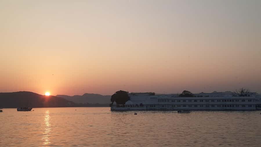 Udaipur Highlights: Private City Sightseeing guided tour - Optional Lake Pichola boat ride: the view you can’t fake