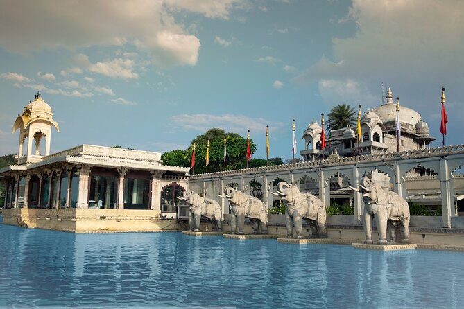 Udaipur in Full Day Sightseeing 8+places with Entrances fees - Private transportation that keeps the day from turning into a shuffle