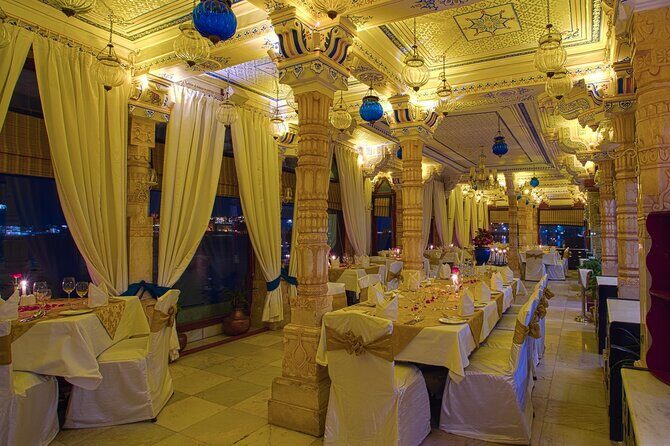 Udaipur: Jag Mandir Island Dinner with Boat Ride transfers - The shared boat ride to Jagmandir Island: short, scenic, and photo-friendly