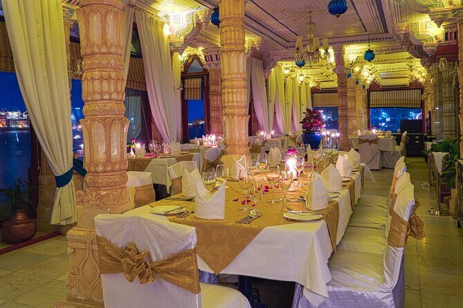 Udaipur: Jag Mandir Island Dinner with Boat Ride transfers - How to keep the night running smoothly