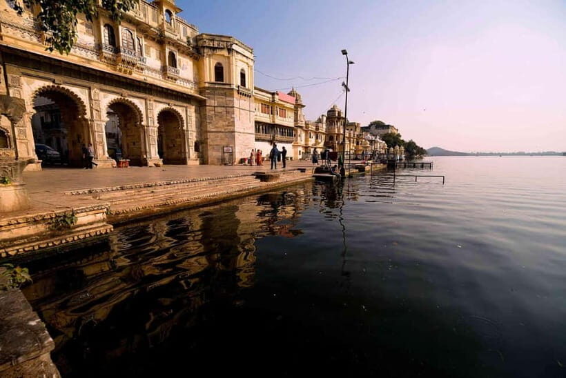 Udaipur Local Sightseeing Tour by Tuk-tuk (Rikshaw) - Why a tuk-tuk is the smart way to see Udaipur
