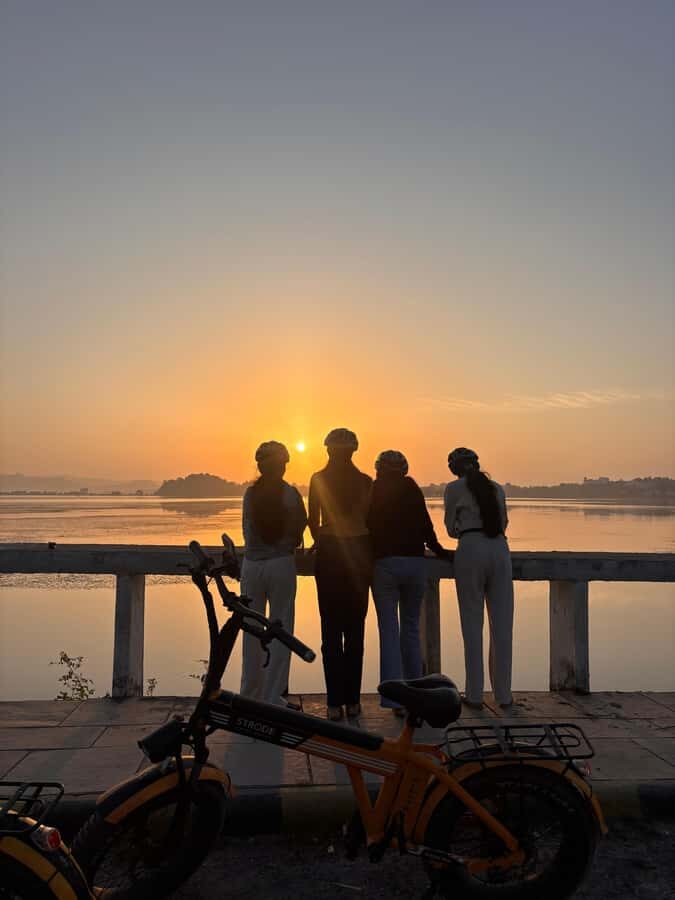 Udaipur: Off-the-Beaten Path Guided E-Bike Tour - Saheliyon Ki Bari: Domed Fountains and a Flowered Pace